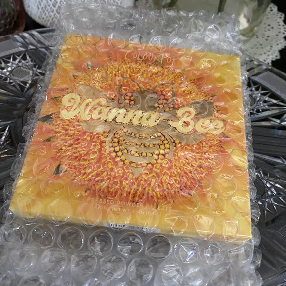 🆕🐝 COLOURPOP “WANNA BEE” PRESSED POWDER EYESHADOW PALETTE. BRAND NEW IN BOX! - Picture 7 of 7